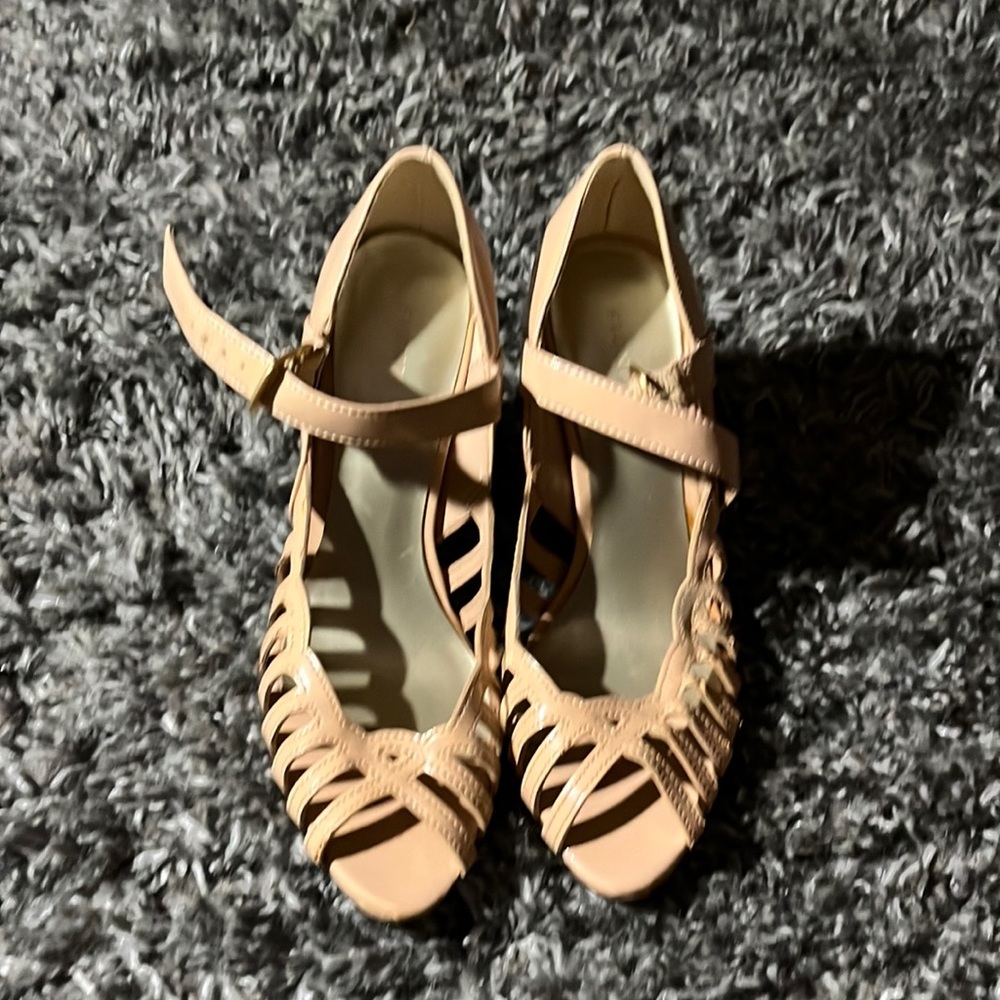Dressy shoes